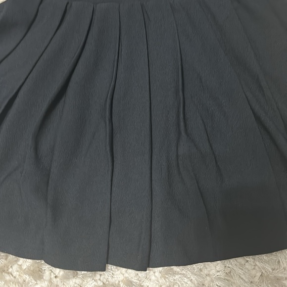 Sweatshirt and Pleated Skirt Set - Picture 5 of 6